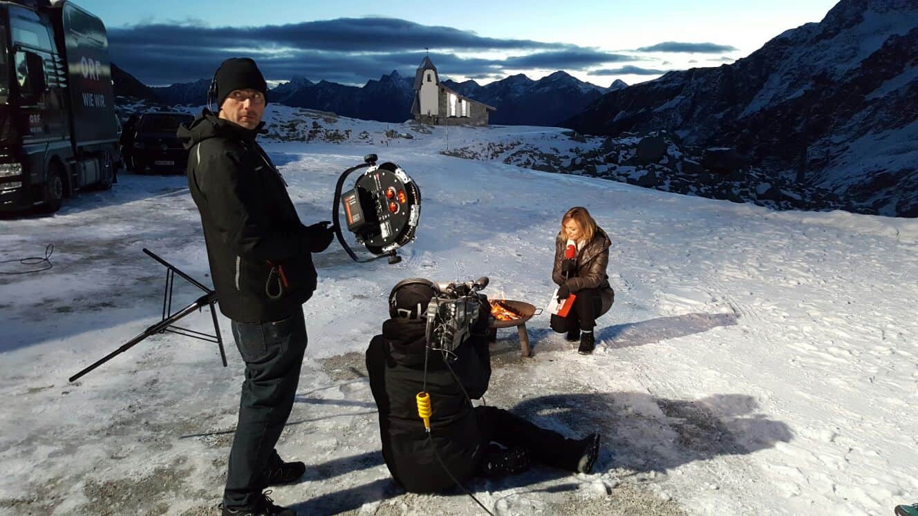 Das ORF Guten Morgen Österreich Team. Diesmal unterwegs im Tiroler Oberland zwischen Stams und Sölden. | gmö, gumo, guten morgen österreich, landesstudio tirol, lukas schweighofer, orf, orf tirol, ötzi dorf, sabine amhof, sölden, tirol