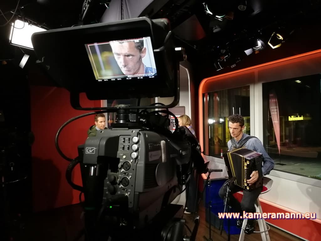 ORF - Unterwegs in Österreich ORF Unterwegs in Österreich - zu Gast in Tirol. Täglich vier Stunden LIVE aus dem mobilen ORF Studio. | daheim in österreich, guten morgen österreich, Kameramann Tirol Andreas Felder, orf, tirol, unterwegs in österreich, vorarlberg