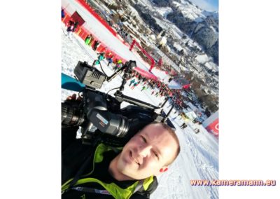 Hahnenkamm - Kitzbühel 2018 Auf der schwersten Abfahrtsstrecke der Welt stürzen sich die Rennfahrer durch das Ziel. | arnold schwarzenegger, hahnenkamm, Kameramann Tirol Andreas Felder, kitzbühel, stangwlwirt, weisswurstparty