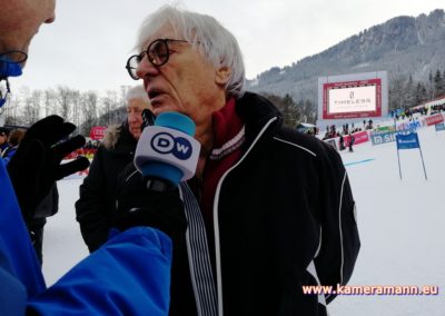 Hahnenkamm - Kitzbühel 2018 Auf der schwersten Abfahrtsstrecke der Welt stürzen sich die Rennfahrer durch das Ziel. | arnold schwarzenegger, hahnenkamm, Kameramann Tirol Andreas Felder, kitzbühel, stangwlwirt, weisswurstparty