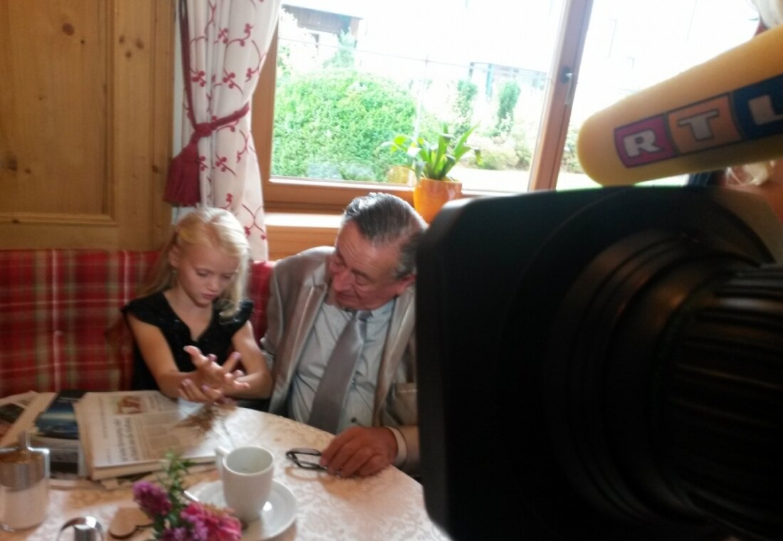 RTL Lugner Dreharbeiten 4 1100x760 - Backstage