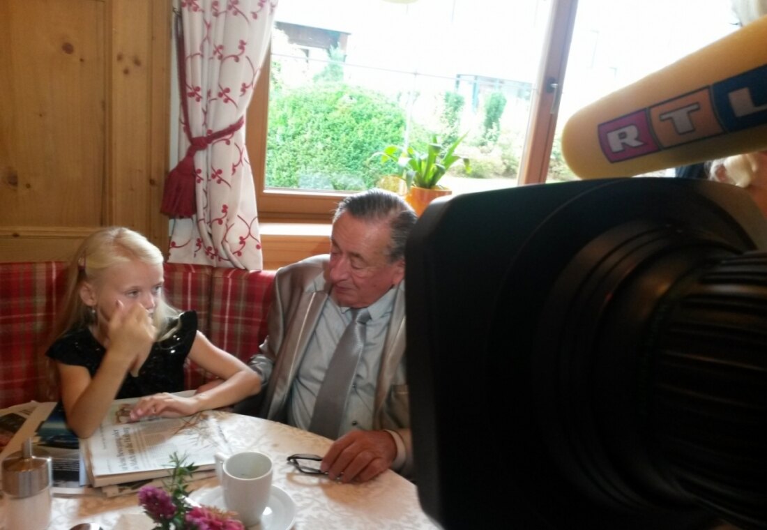 RTL Lugner Dreharbeiten 5 1100x760 - Backstage